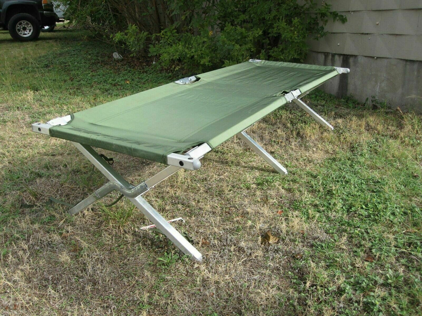 NEW USGI MILITARY CAMPING COT HEAVY DUTY FRAME SLEEPING BED OD GREEN FOLDING