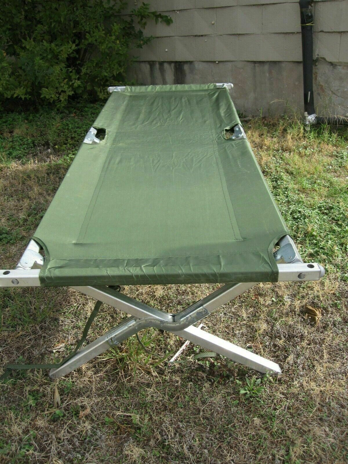 NEW USGI MILITARY CAMPING COT HEAVY DUTY FRAME SLEEPING BED OD GREEN FOLDING