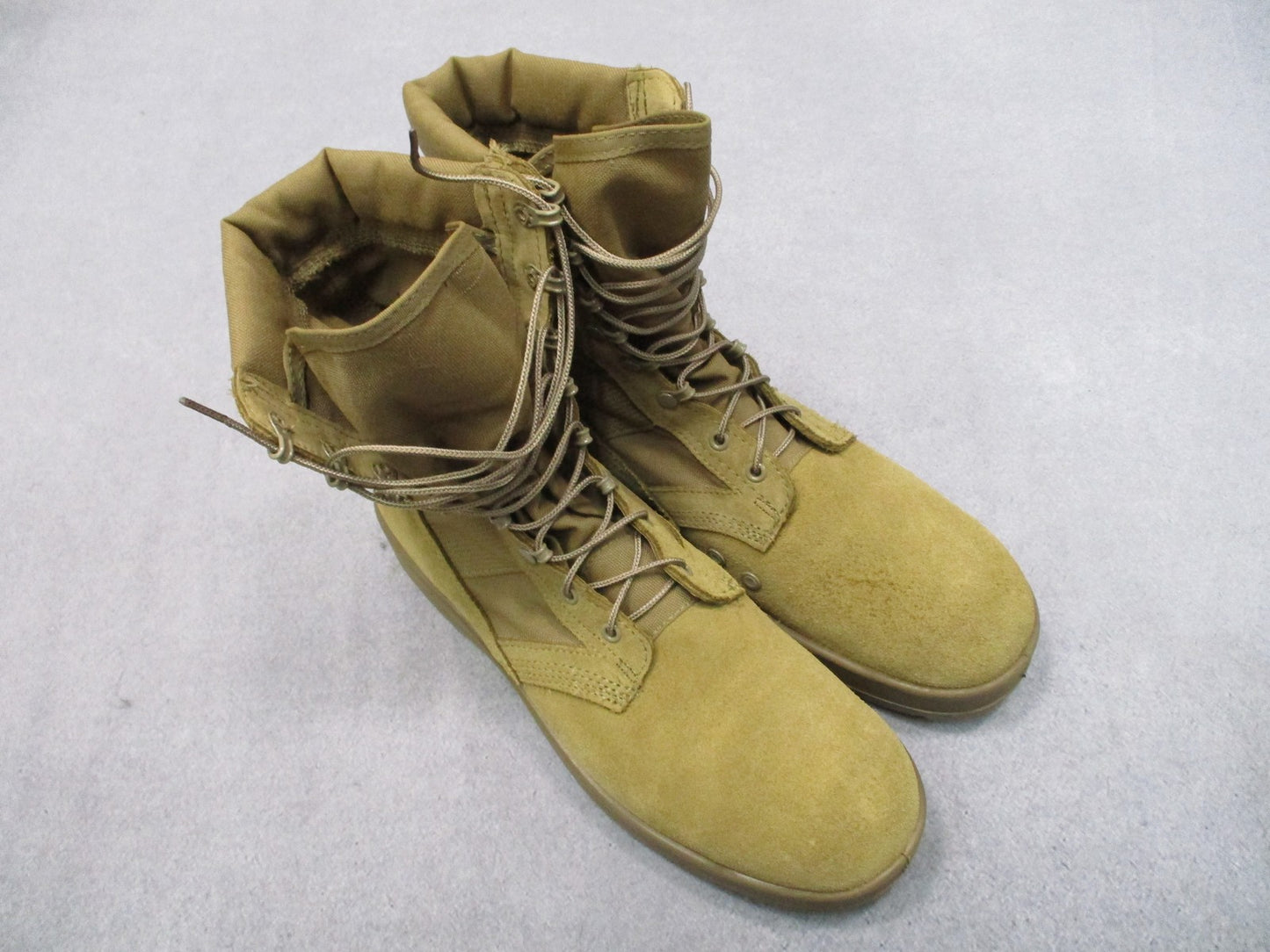 Rocky Army Hot Weather Combat Boots AR 670-1 Compliant Size 13R Coyote Brown