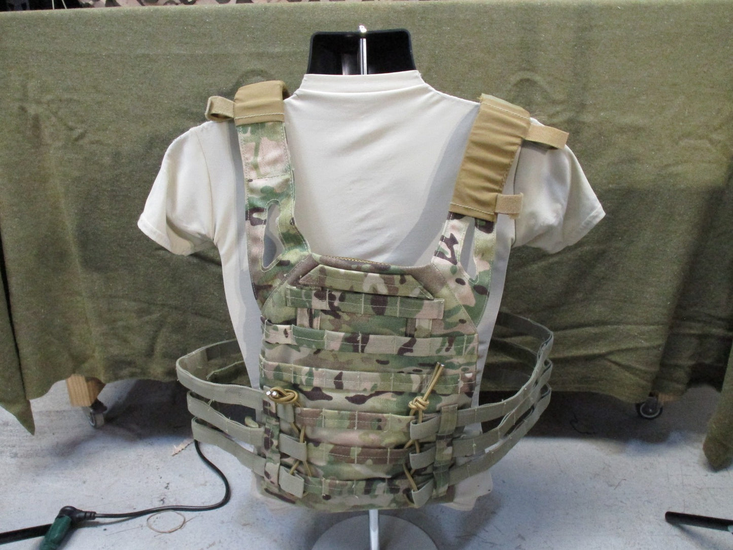 New Rothco Lightweight Plate Carrier Multicam Tactical Vest MOLLE Compatible
