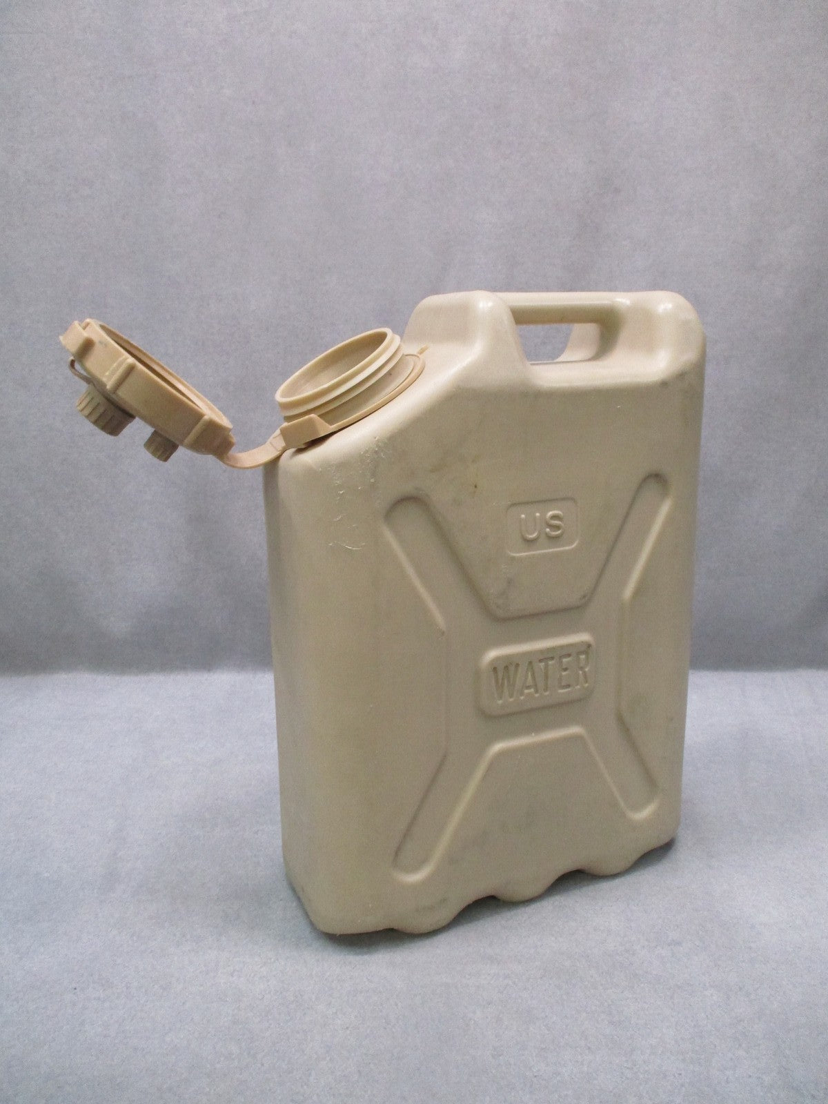 US military desert tan 5 gallon portable water can