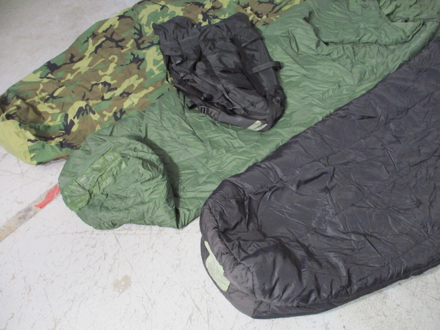 USMC MILITARY 4 PART SLEEPING BAG SYSTEM MSS WOODLAND GORETEX BIVY BLACK/GREEN