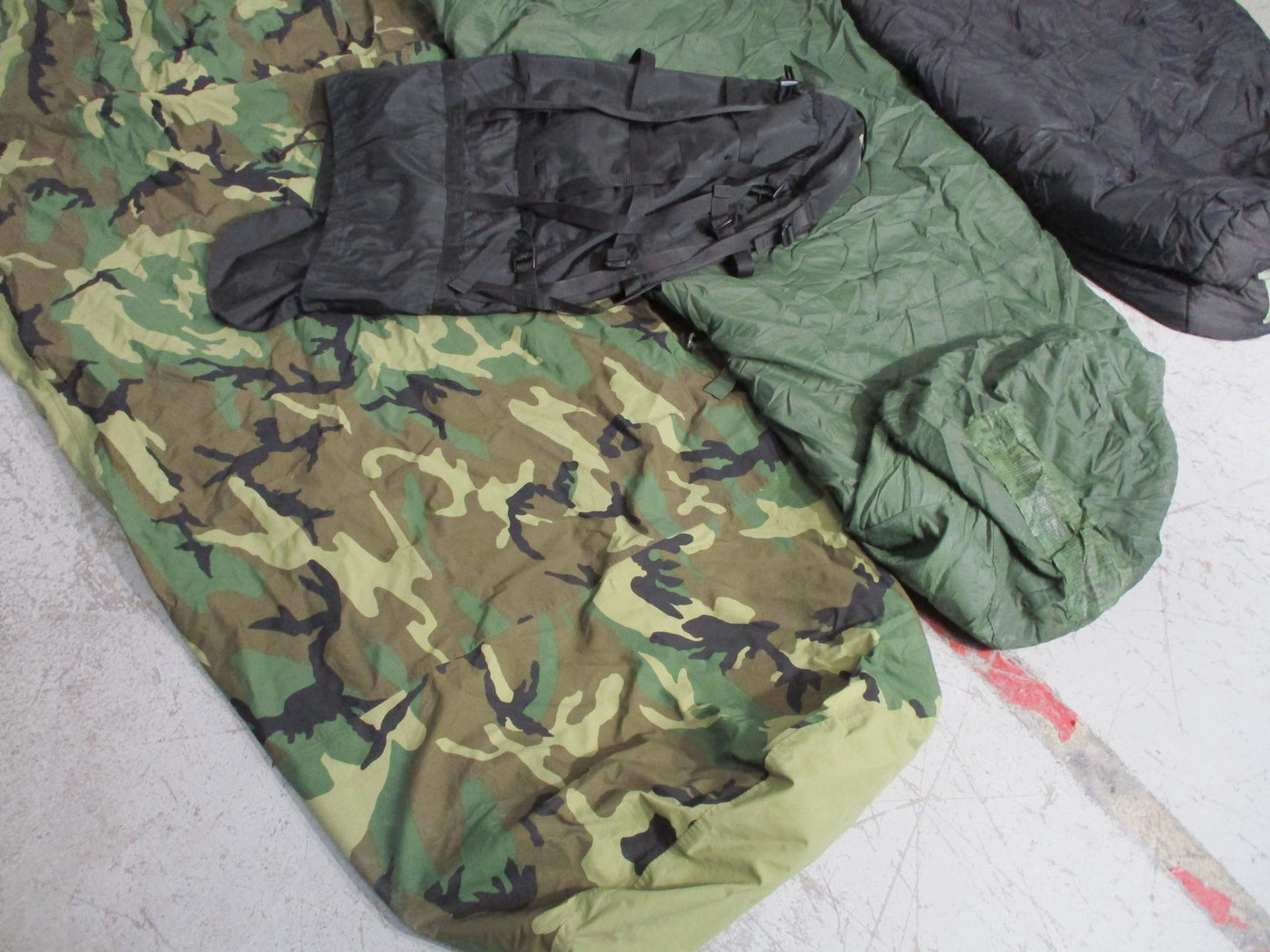 USMC MILITARY 4 PART SLEEPING BAG SYSTEM MSS WOODLAND GORETEX BIVY BLACK/GREEN