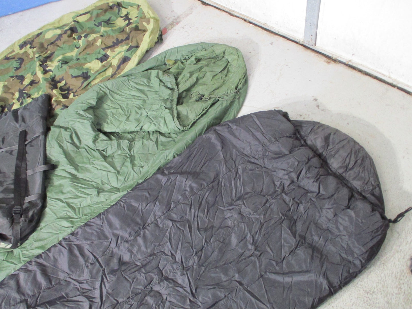 USMC MILITARY 4 PART SLEEPING BAG SYSTEM MSS WOODLAND GORETEX BIVY BLACK/GREEN