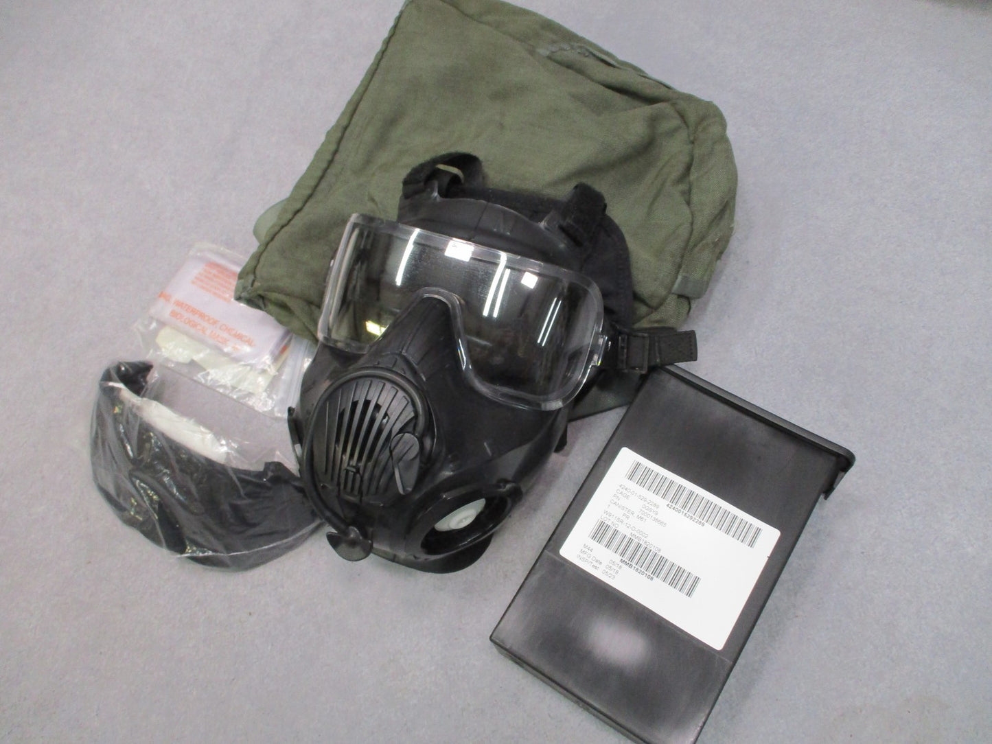 USGI Avon M50 JSGPM Gas Mask Medium CBRN w/ Sealed M61 Filters Bag Lens (USED)