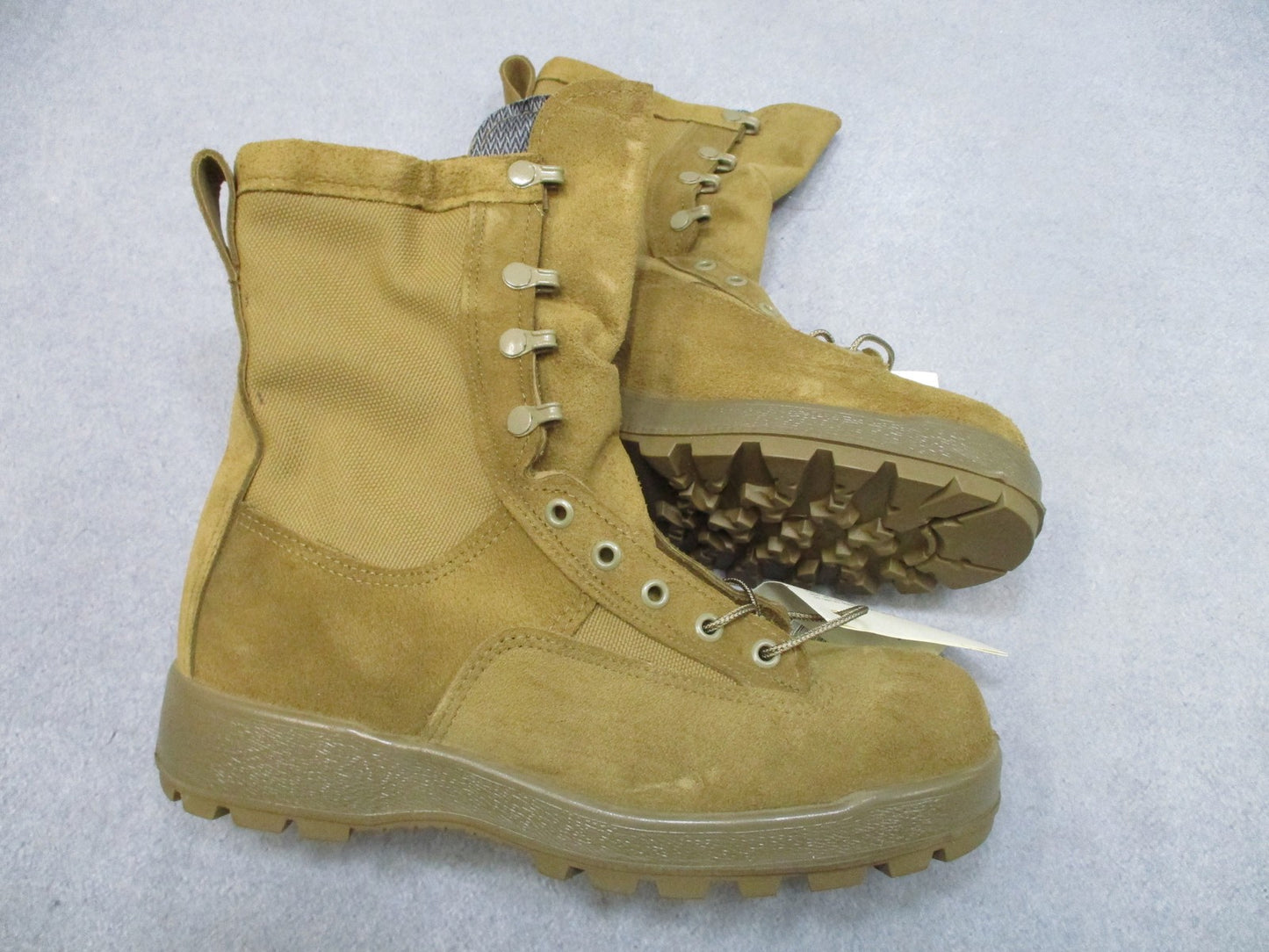 McRae Army Combat Boots Temperate Weather 9.5N Suede Cordura Vibram New