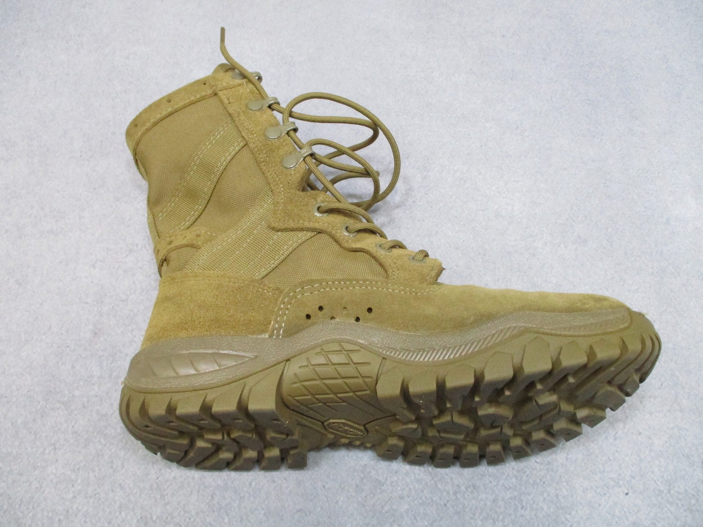 Belleville Coyote Ultra Light Assault Boots Women's US 9.0 R Vibram Made in USA