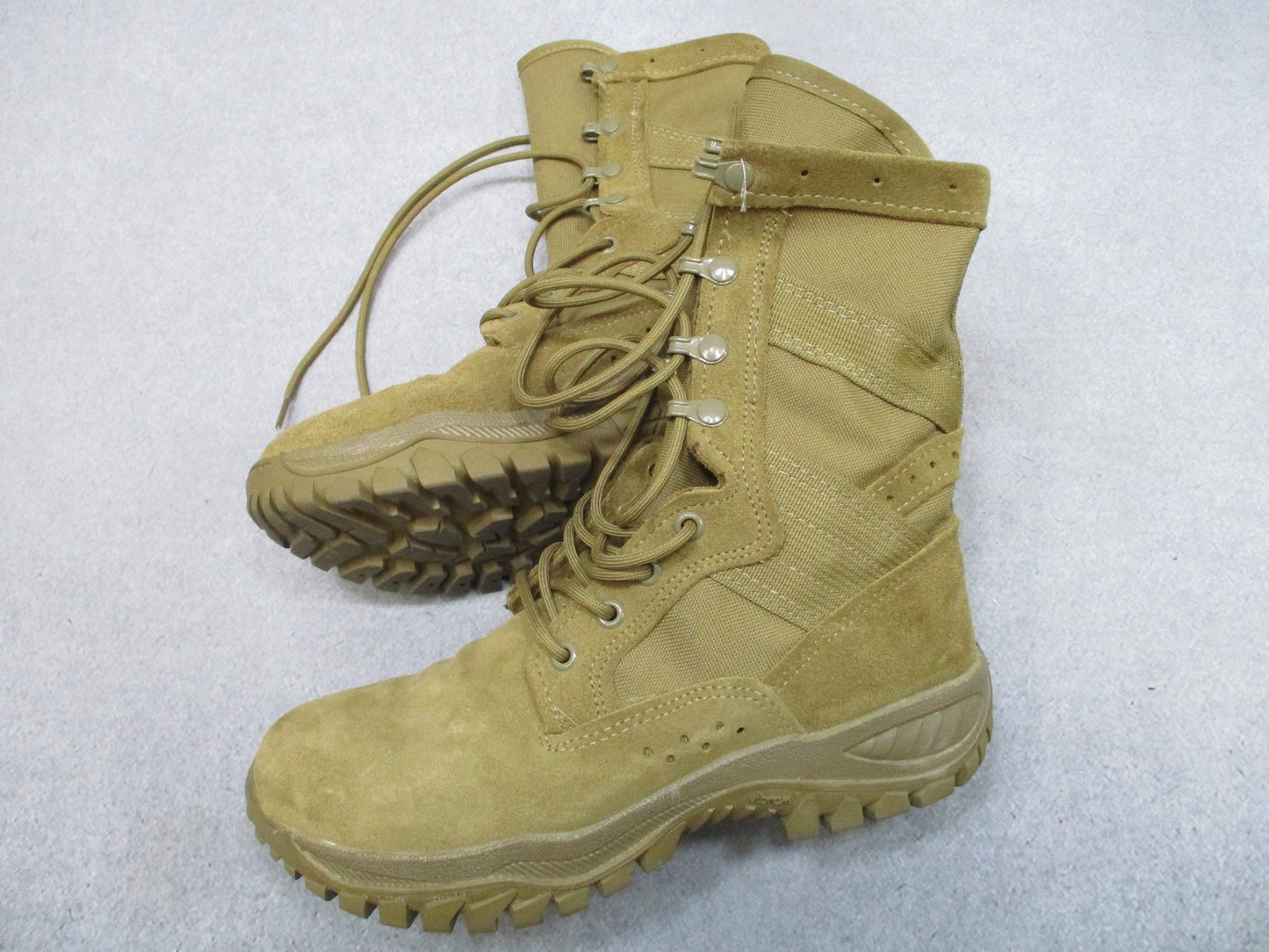 Belleville Coyote Ultra Light Assault Boots Women's US 9.0 R Vibram Made in USA