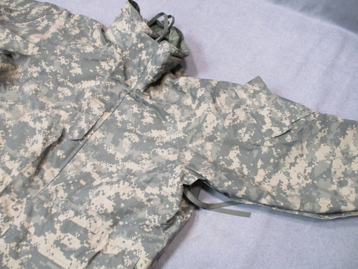 US Army ECWCS Gen II UCP Gore-Tex parka by Tennessee Apparel, medium X-short camouflage jacket front view