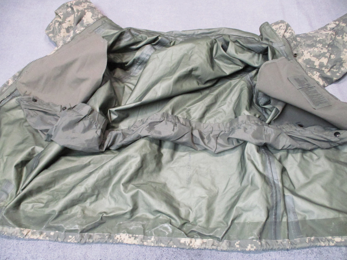 US Army ECWCS Gen II UCP Gore-Tex parka by Tennessee Apparel, medium X-short camouflage jacket front view