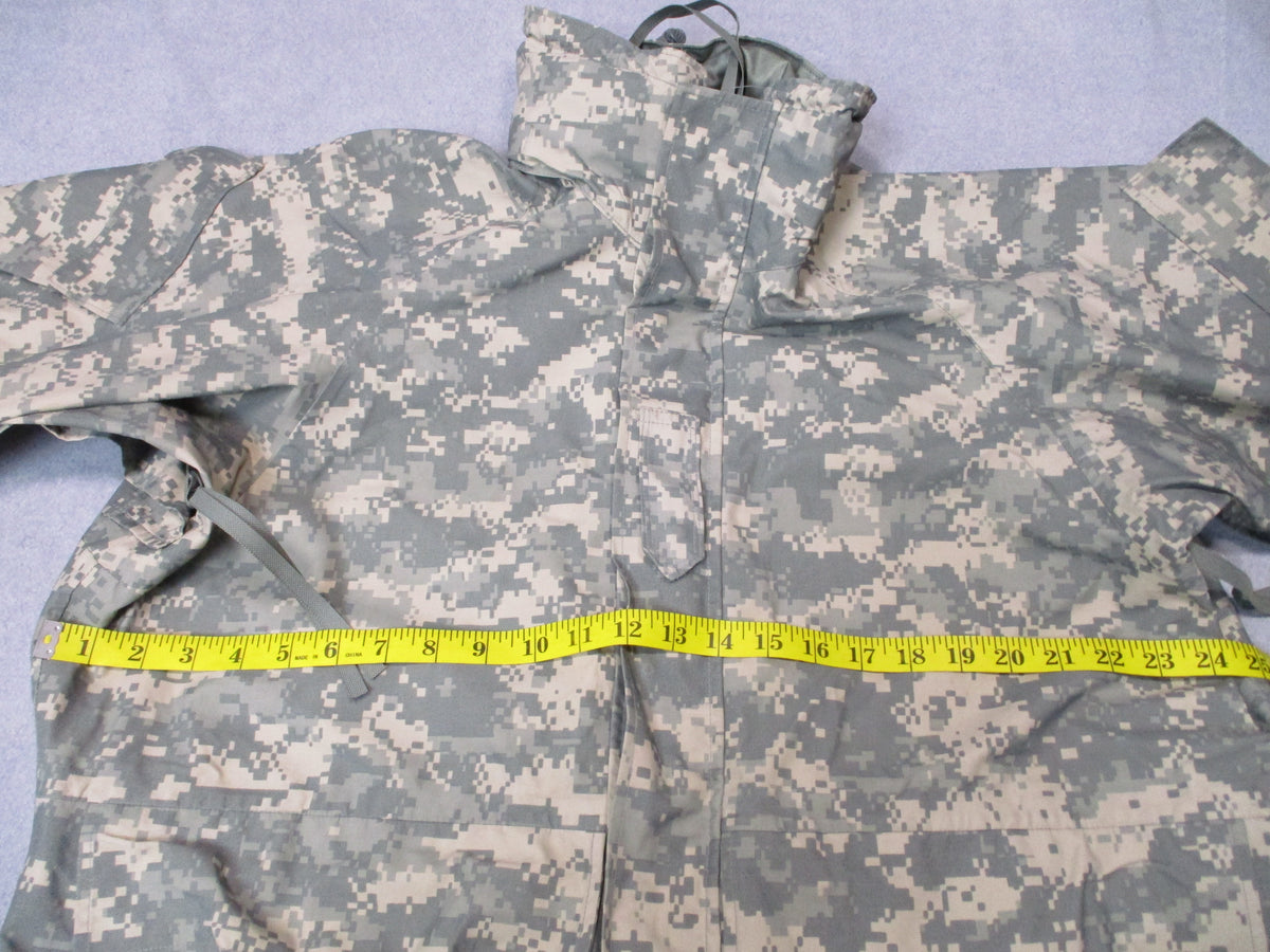 US Army ECWCS Gen II UCP Gore-Tex parka by Tennessee Apparel, medium X-short camouflage jacket