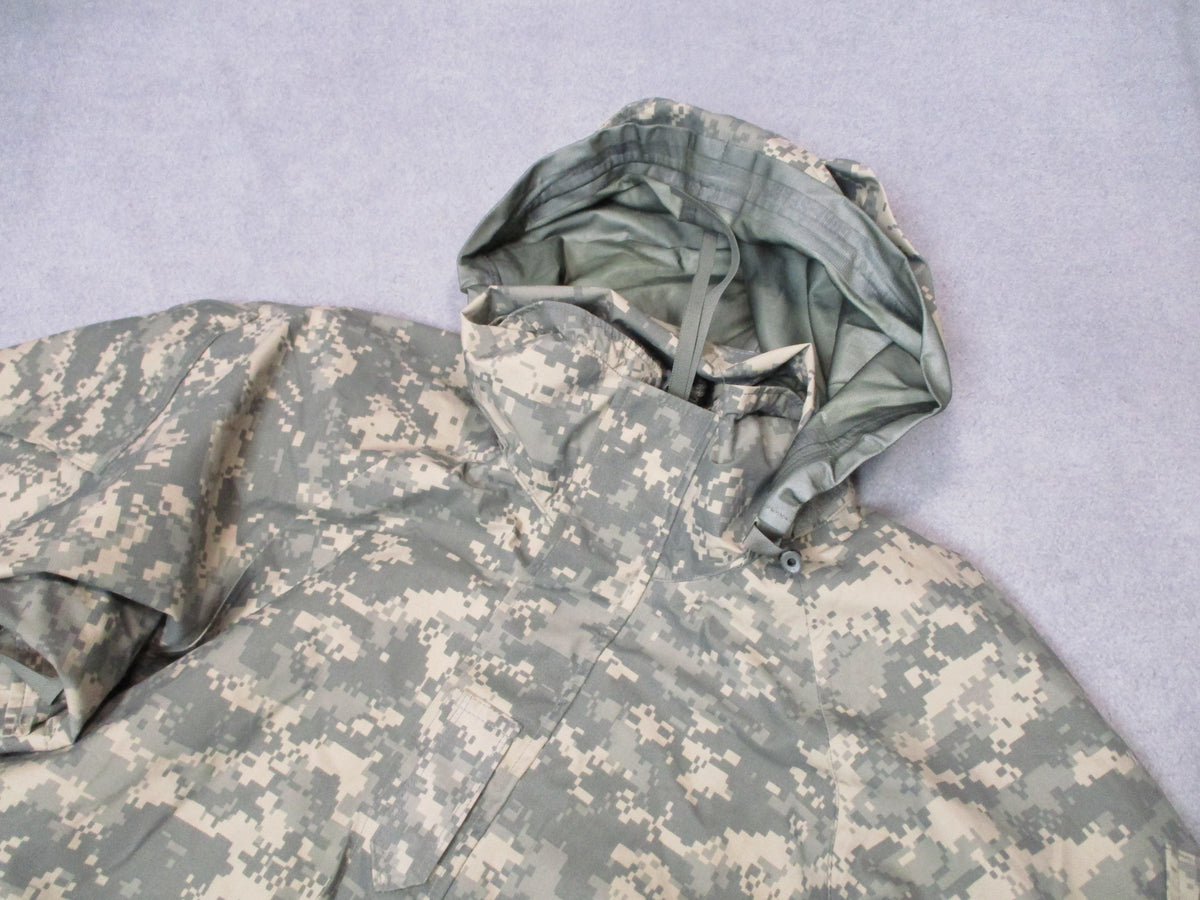 Tennessee Apparel US Army ECWCS Gen II UCP Gore-Tex parka, medium X-short camouflage jacket front view